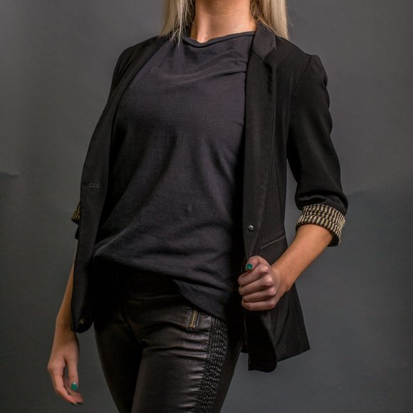 Black Blazer by Forever 21 - Picture 2 of 4